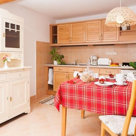 Hotel Fábián Panzió Kecskemét Esterno foto