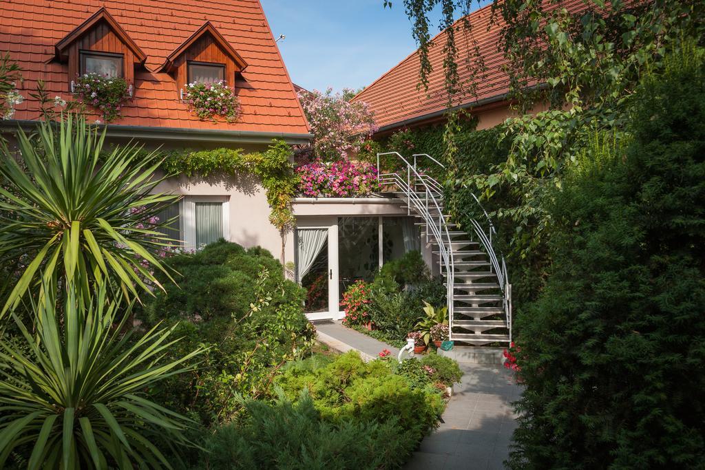Hotel Fábián Panzió Kecskemét Esterno foto